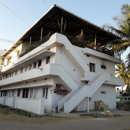 Wheel To Hills Stay Inn Service Apartments Chikmagalūr Exterior foto
