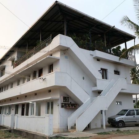Wheel To Hills Stay Inn Service Apartments Chikmagalūr Exterior foto