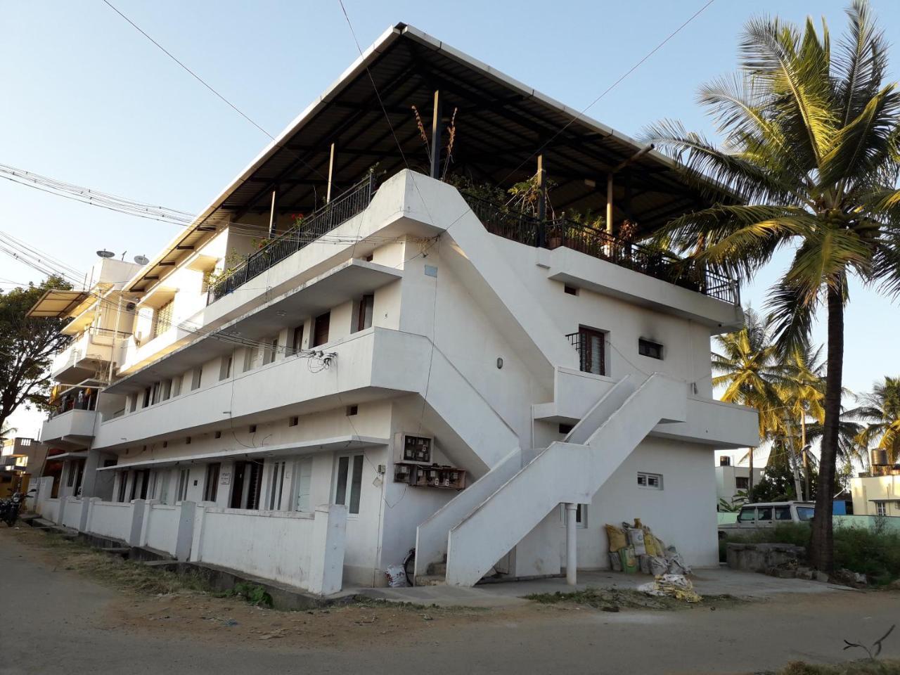 Wheel To Hills Stay Inn Service Apartments Chikmagalūr Exterior foto